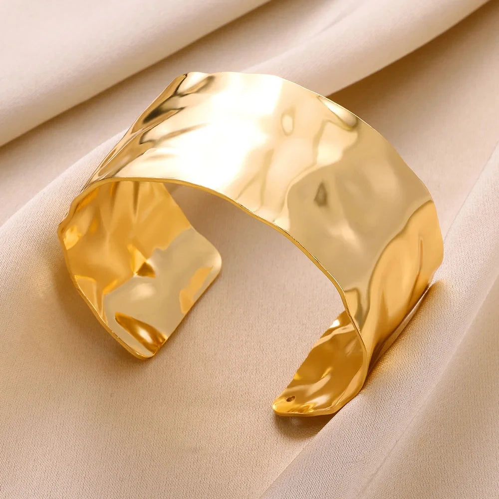 Requintado clássico padrão de colisão abertura pulseiras pulseira para mulheres manguito pulseira cor ouro aço inoxidável mão ornamento presente