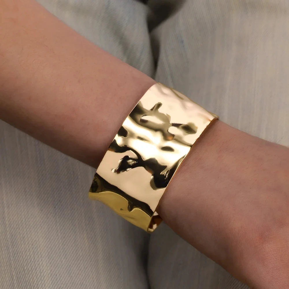 Requintado clássico padrão de colisão abertura pulseiras pulseira para mulheres manguito pulseira cor ouro aço inoxidável mão ornamento presente