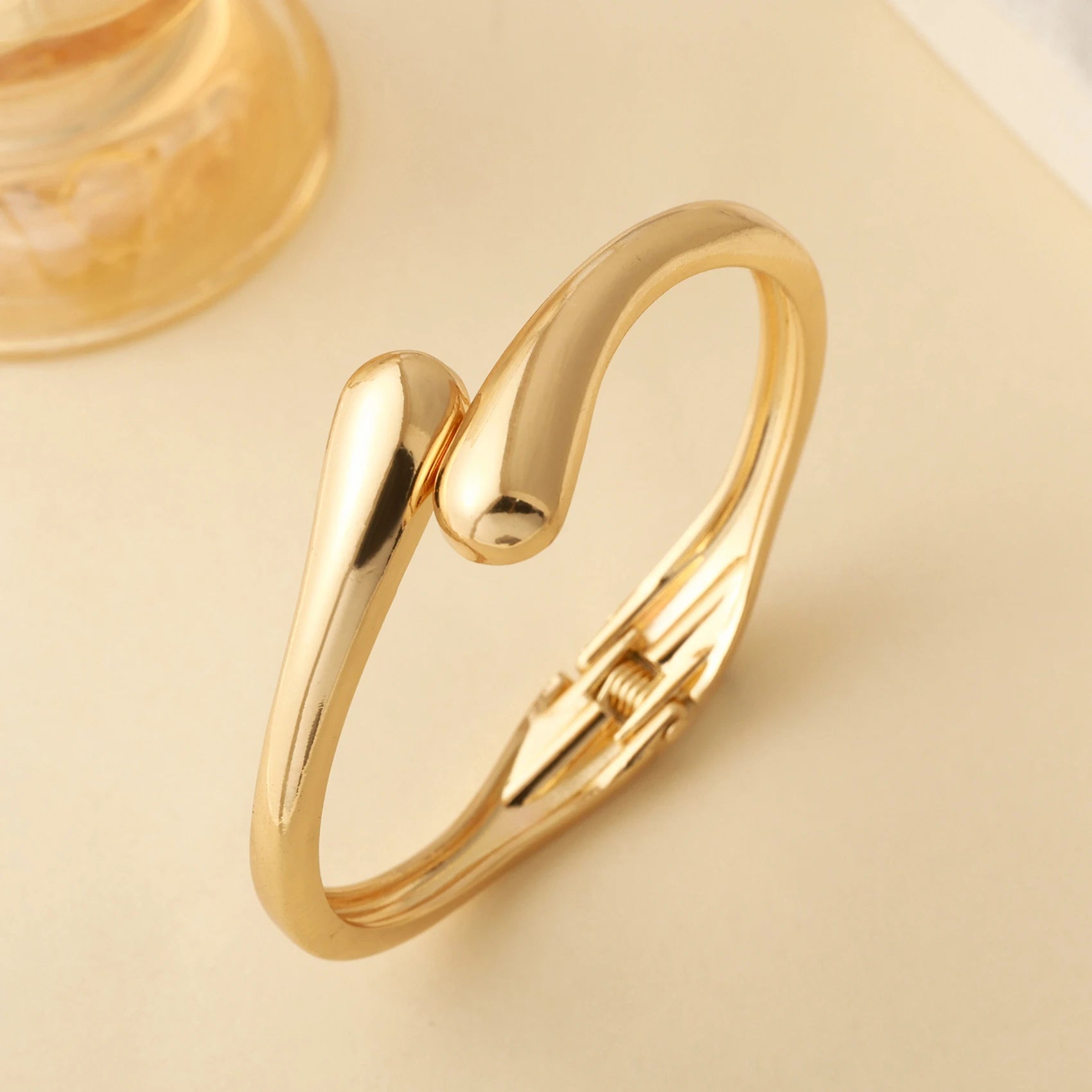 Ftcy pulseiras de ouro grossas para mulheres, pulseiras de cor dourada com pingente de gota de água, pulseira oval em espiral, joias elegantes da moda, presente